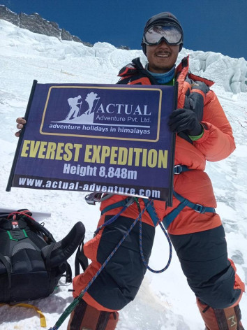 Lakpa Tsheri Sherpa